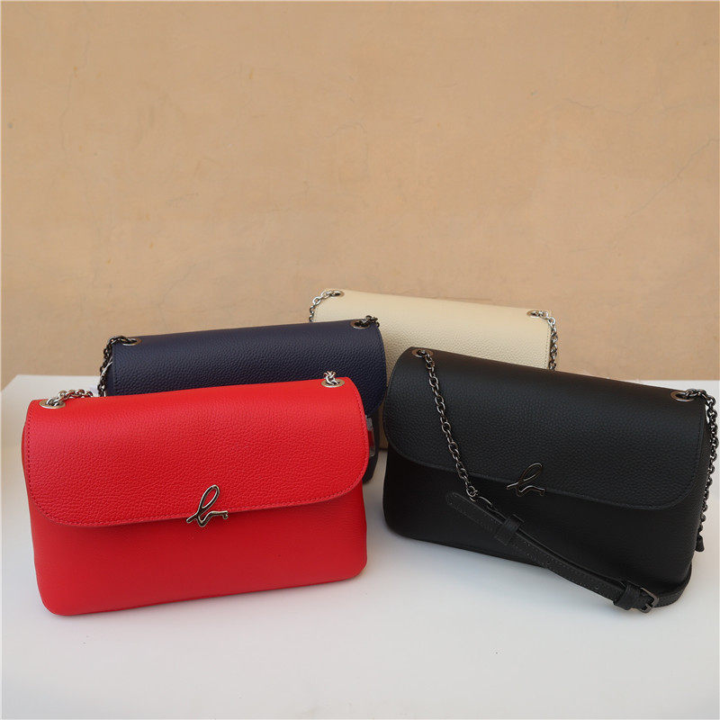 2021 autumn and winter new ab Japan and South Korea horizontal leather one-shoulder messenger women's bag ag b solid color small chain bag