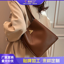 Bucket bag for women 2024 new trendy autumn and winter high-end womens retro versatile shoulder bag this years popular one-shoulder crossbody bag