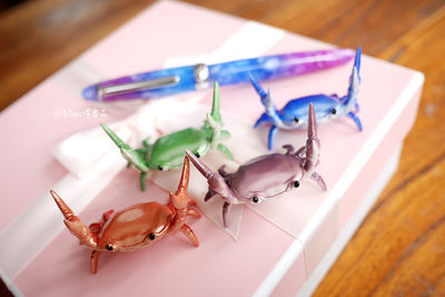 A Japanese imported ahnitol designed Instagne-themed photo pose tool, a weightlifting crab pen holder