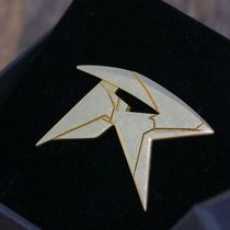 DC American TV series Titan Robin Dart Logo Brooch