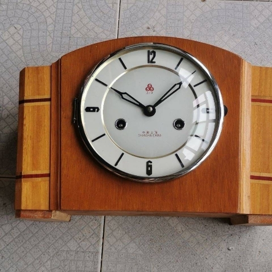 Three-five-clock-31-day all-copper gear mechanism machinery seat clock 83-01-month factory produced by the Shanghai Zhong factory