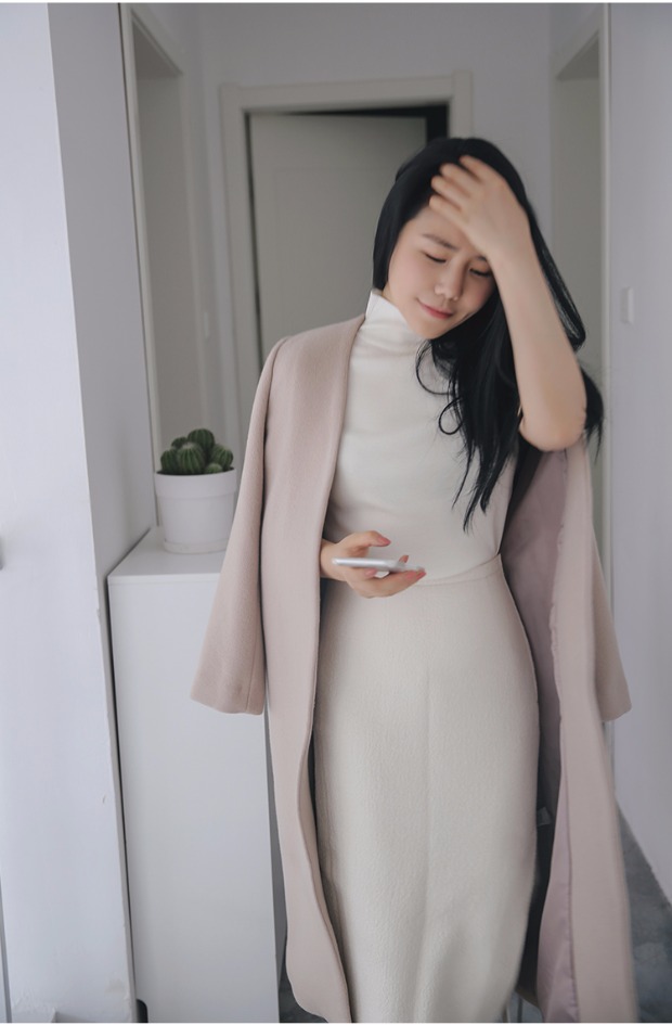 Mùa thu và mùa đông áo khoác len màu be hoang dã mới thả lỏng eo trên tay áo dài tay áo len cổ chữ V áo khoác len cardigan nữ