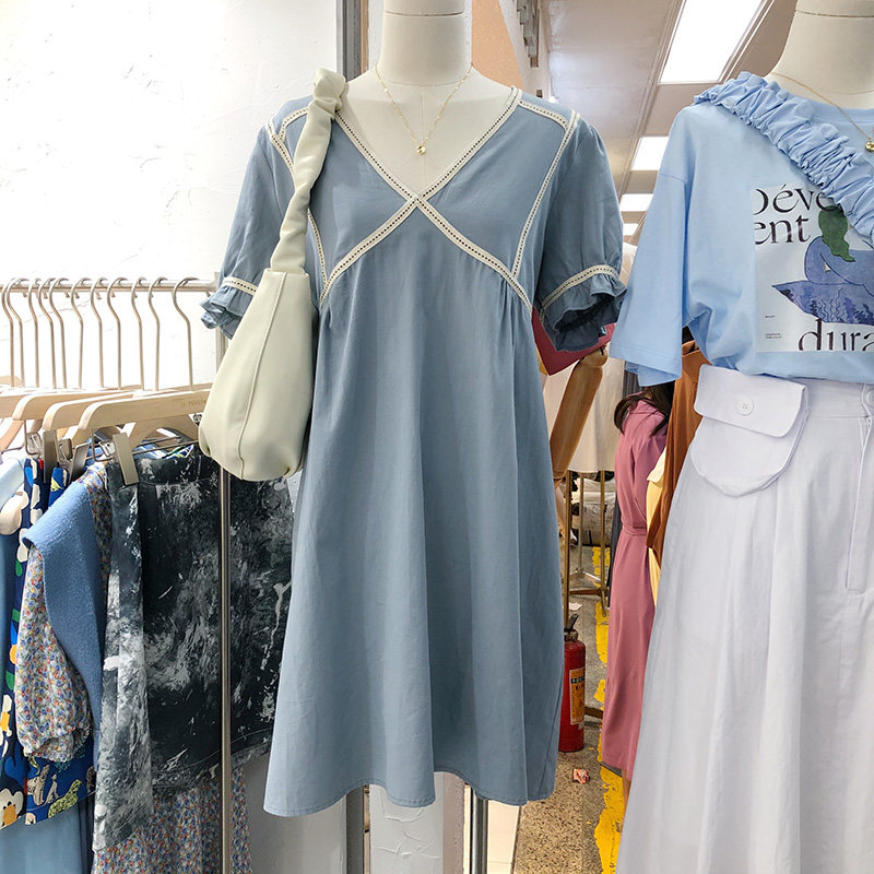 2020 South Korea Dongdaemun summer net color V-neck temperament short-sleeved loose version of thin age sweet dress female