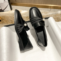 Inglées small leather shoes women 2022 spring new retro flat bottom single shoes 100 hitch black One foot pedal Lefoes shoes