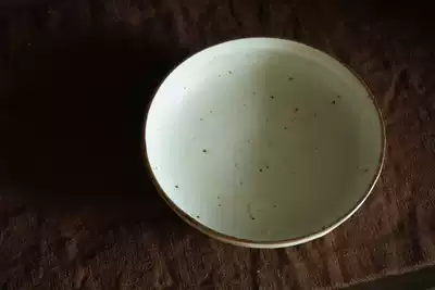 No White full hand made Japanese retro coarse pottery white makeup powder lead ore plant ash glaze pot feeding plate