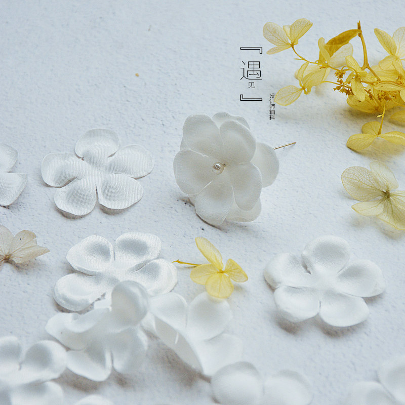 Handmade diy material white wedding dresses Decorative Accessories Bridal head yarns Decorated Satin Solid Petal Accessories