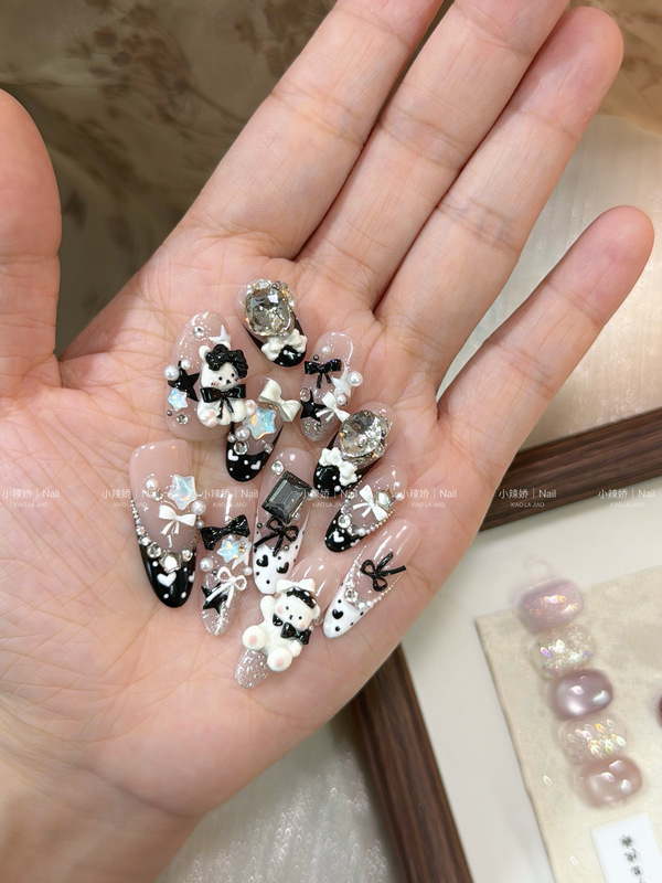 Little Spicy Cutie·【Hepburn Bunny】Cute, Sweet, Cool Little Bear Rabbit Nude Color Bow Handmade Wearable Nails