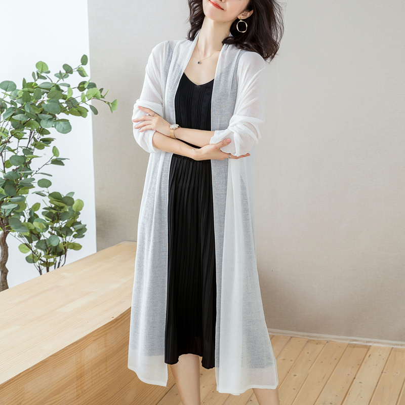 Middle-Aged Mother's Summer Mulberry Silk Knitted Cardigan, Women's Mid-Length Shawl Paired with a Skirt, Worn as a Sun Protection Thin Coat Middle-Aged Mother's Summer Mulberry Silk Knitted Cardigan, Women's Mid-Length Shawl Paired with a Skirt, Worn as a Sun Protection Thin Coat