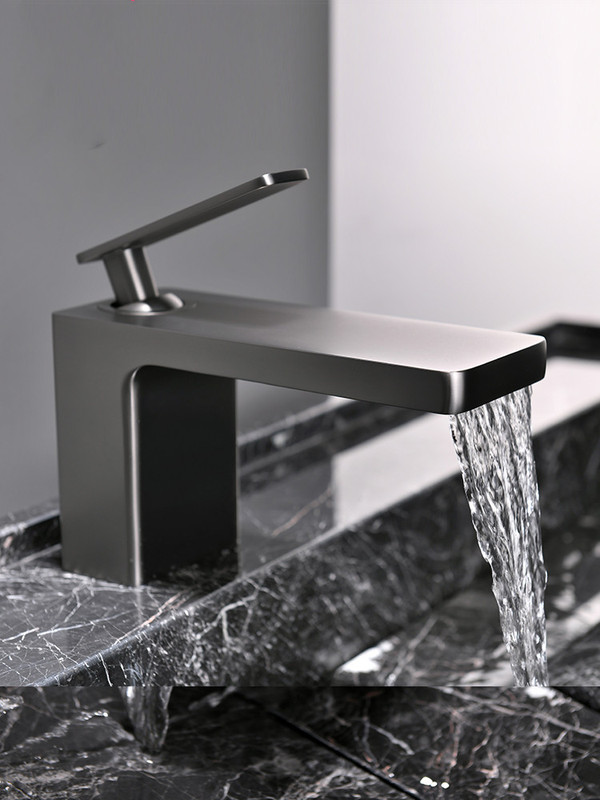 German Contemporary All-Copper Basin Faucet Brushed Gold Countertop Faucet Washbasin Hot and Cold Single-Hole Faucet Black