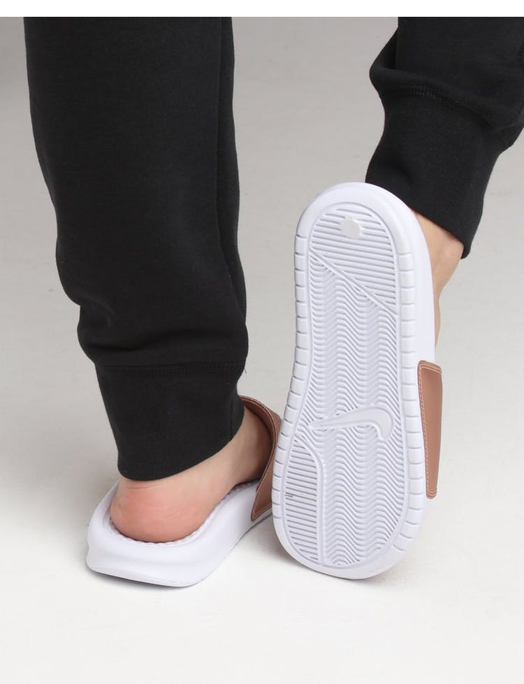 NIKE BENASSI thư JDI móc vàng trắng nam và nữ dép đi biển bình thường và dép đi trong nhà 343881-108 - Dép thể thao dép quai hậu nam