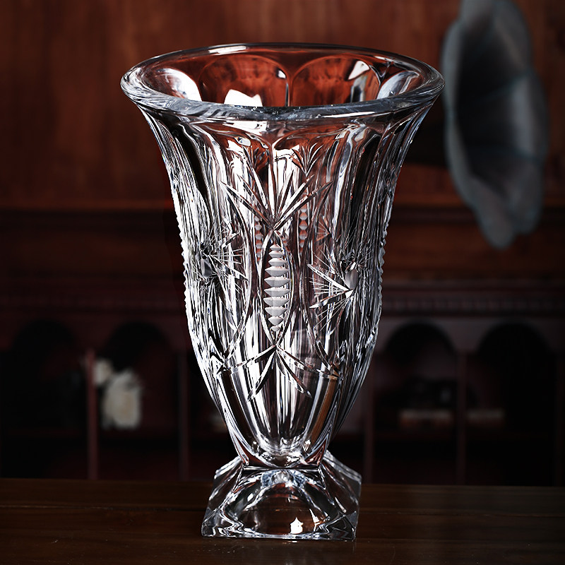 Czech imports BOHEMIA handmade car engraved crystal glass transparent vase L' Oscars European-style modern creative pendulum hot pin