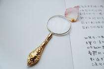Lovely Vintage literary and artistic hand account swing shooting props Golden magnifying glass