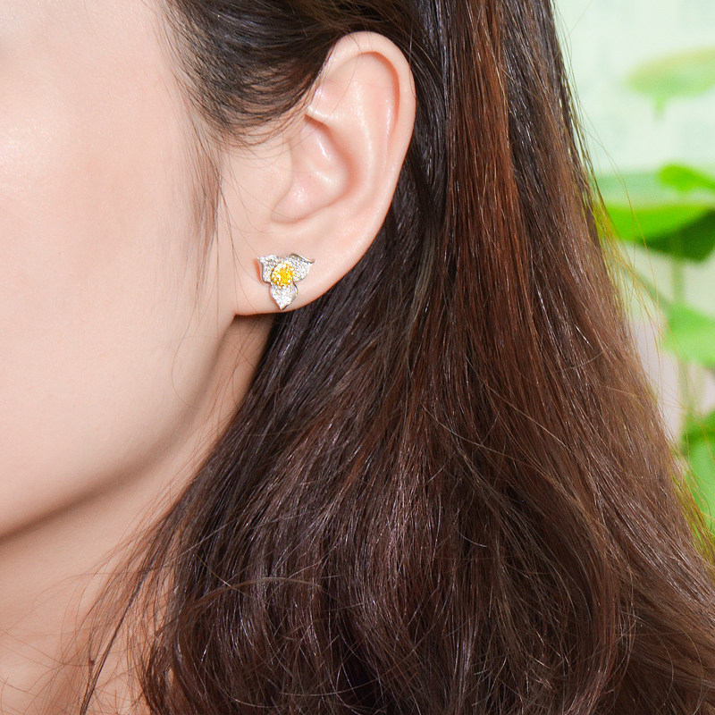 Rising Star Color Treasure 18k Platinum Bright Yellow Diamond Earshot Female Meritocracy Three Petals Diamond Earrings Earrings Earrings