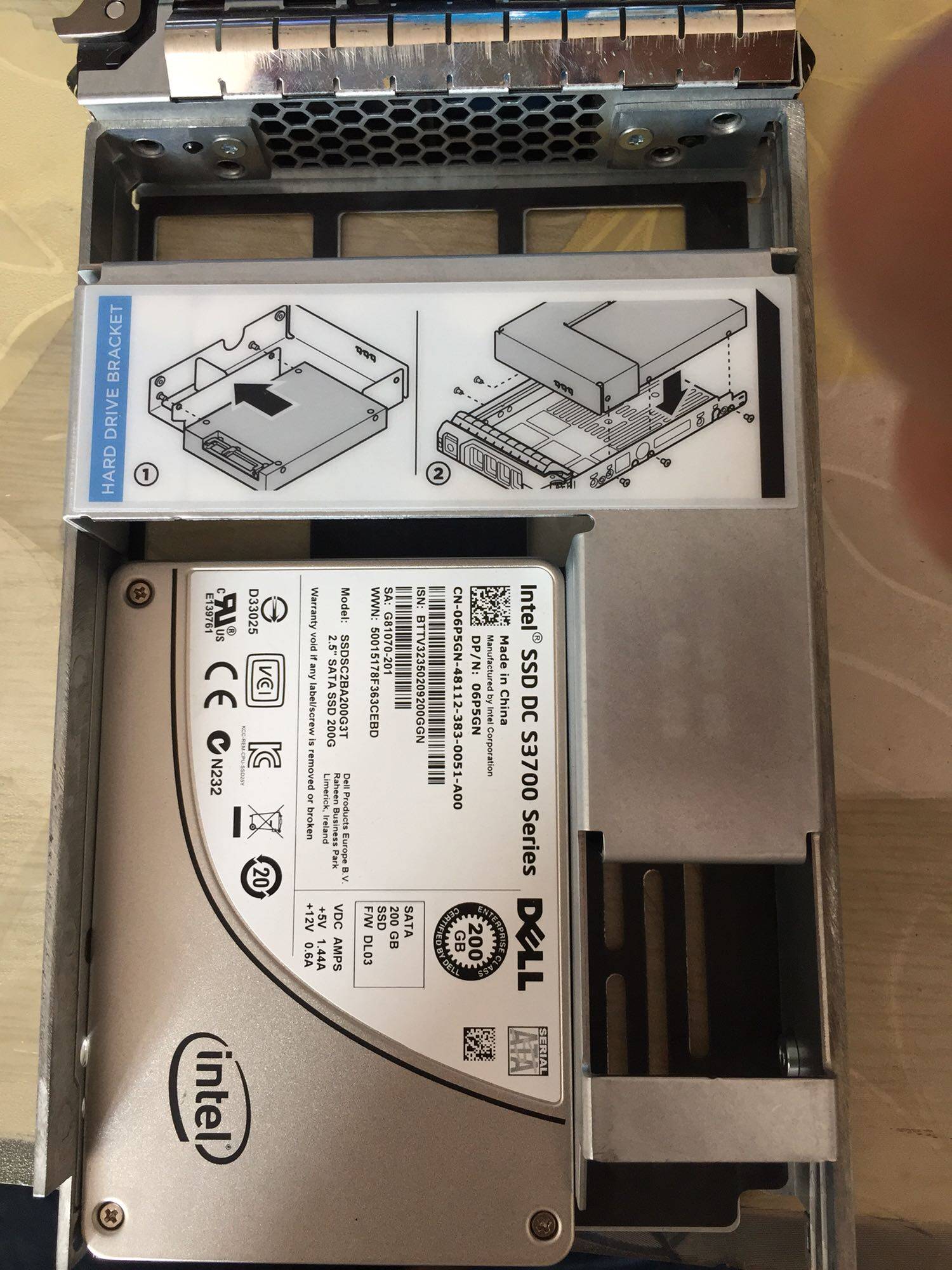 Dell INTEL S3700 200G SATA Dell original with machine number