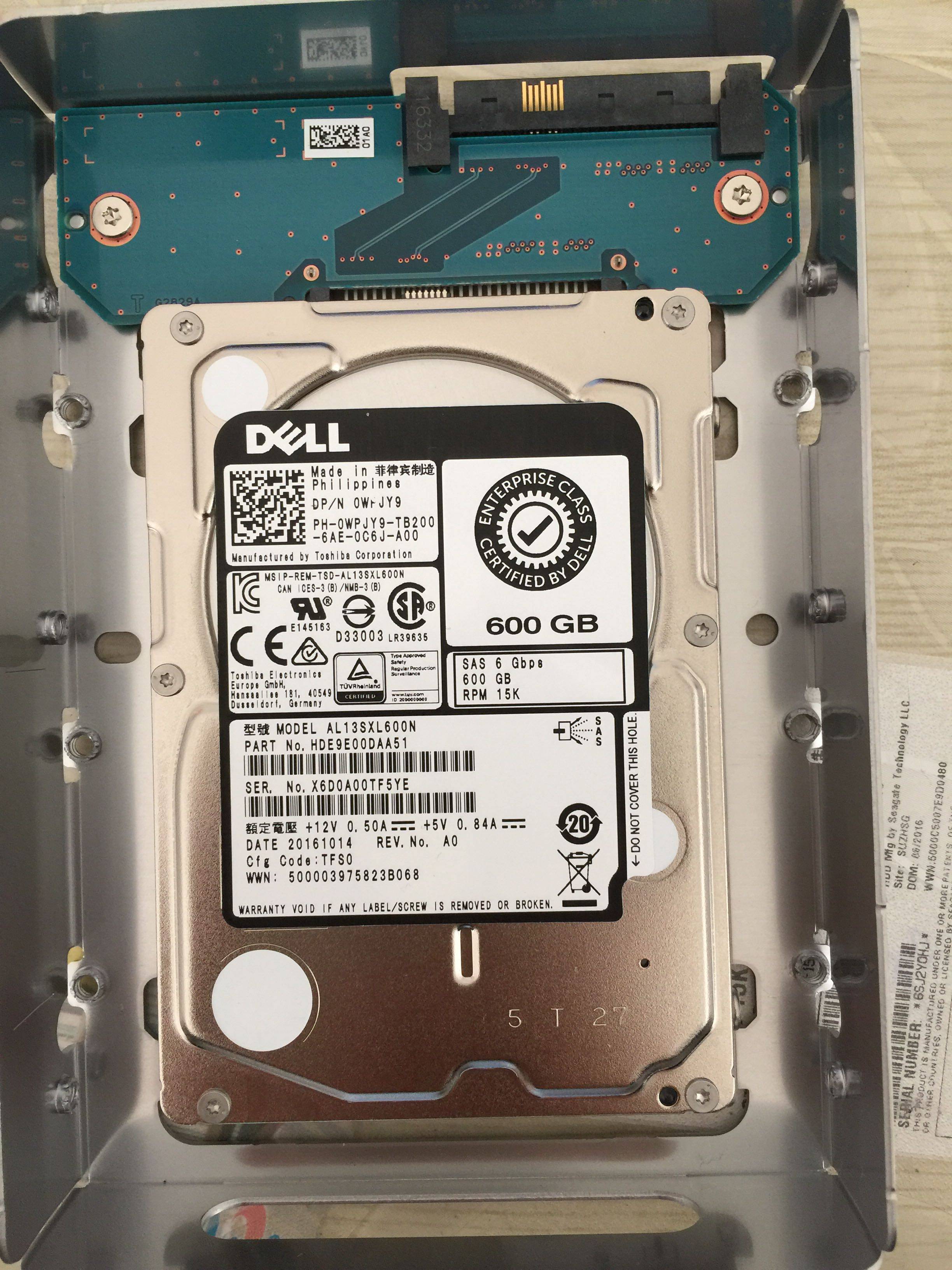 Brand new DELL 600GB 15K 2 5 inch server hard disc 0WPJY9 with switching frame