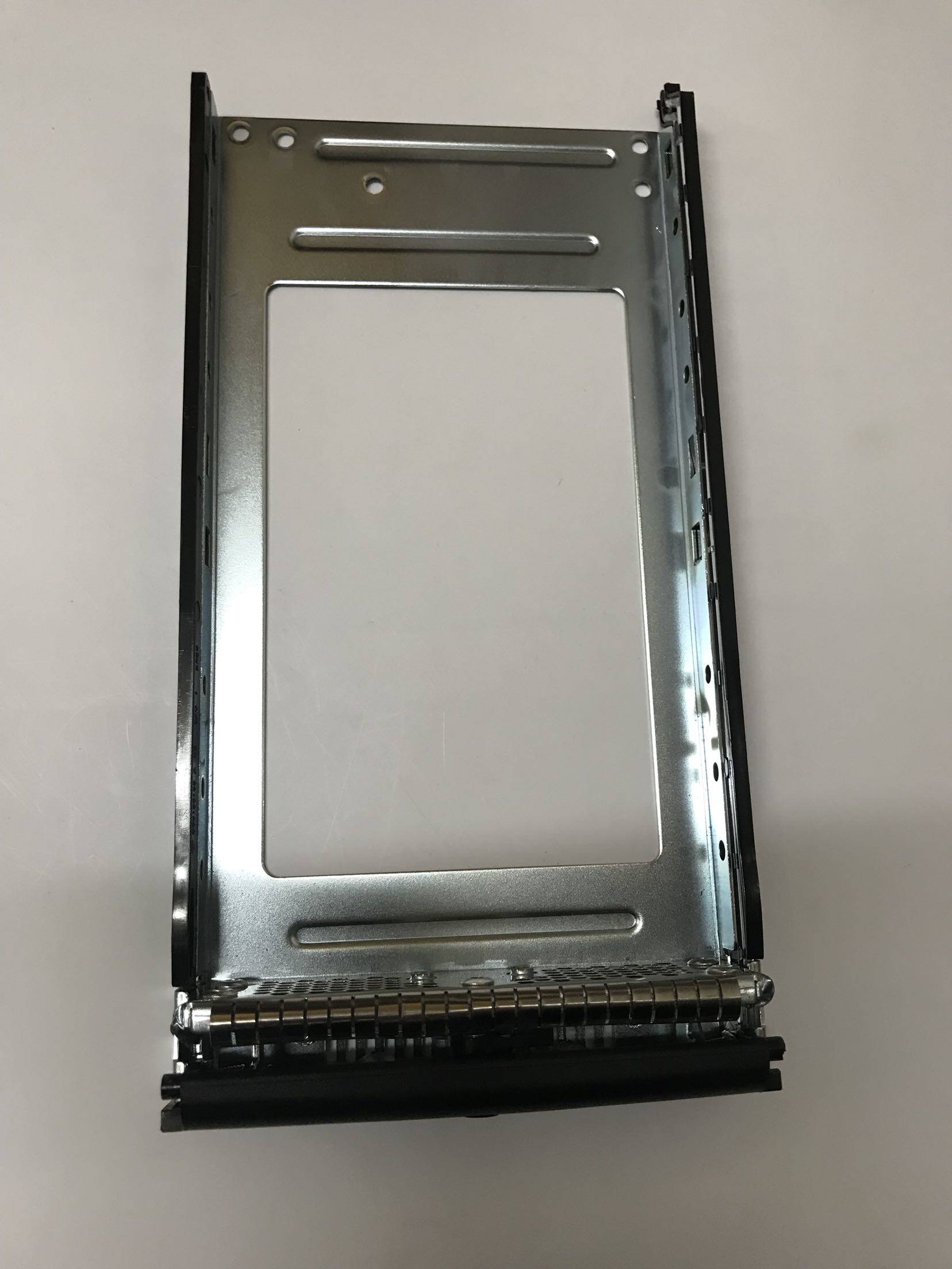 Same with disk array cabinet ESS12SJ1000G with ISUM510G2 dedicated hard drive bay