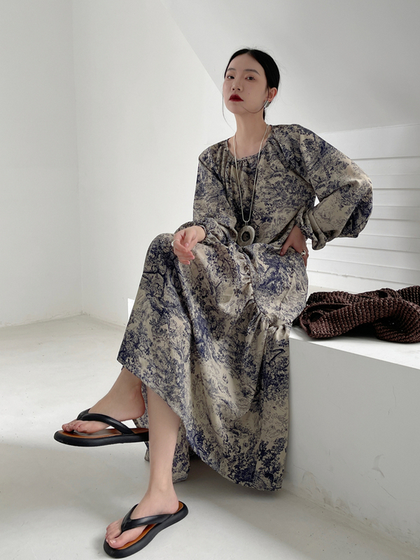 Yuanso Element Sky Blue Ink Painting Style Loose Dress for Women, Summer Long-Sleeve Niche Pullover Long Dress