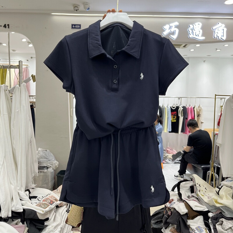 Zdm Plus Size 150kg Pony Embroidery Casual Sports Suit for Women, Waist-Cinching Short Sleeves + Elastic Waist Shorts Two-Piece Set Zdm Plus Size 150kg Pony Embroidery Casual Sports Suit for Women, Waist-Cinching Short Sleeves + Elastic Waist Shorts Two-Piece Set
