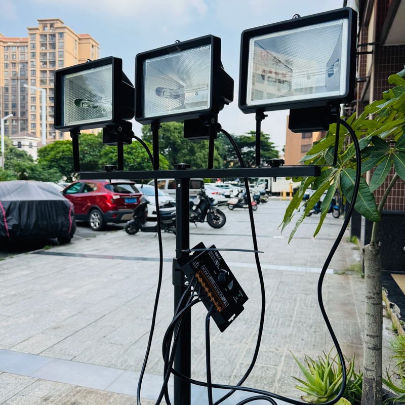 Hl10420 1000W Floodlight, Dimmable, with Bracket, Heat-Generating and Light-Emitting, Simulates the Sun, 3*500W Combination Hl10420 1000W Floodlight, Dimmable, with Bracket, Heat-Generating and Light-Emitting, Simulates the Sun, 3*500W Combination
