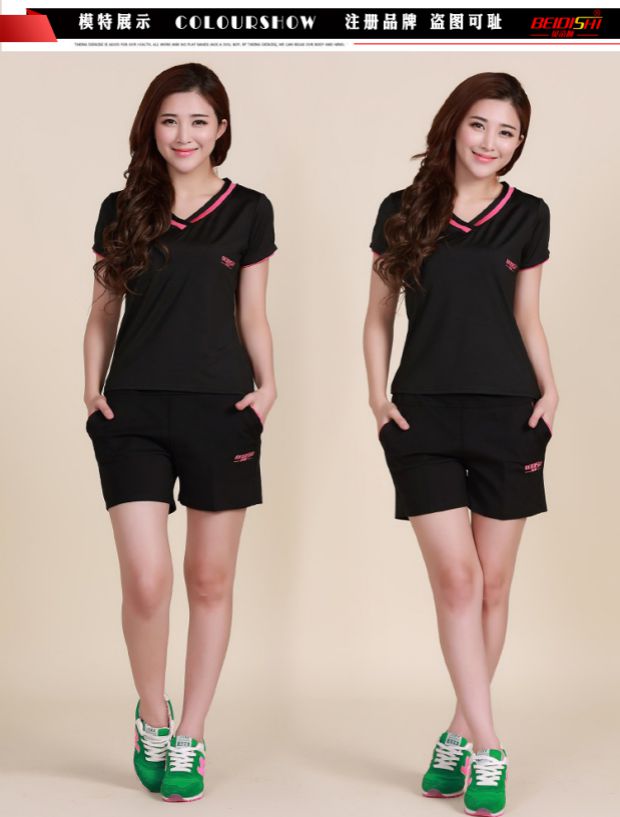 Kích thước lớn Phụ nữ cổ chữ V khô nhanh Áo thun ngắn tay 3 quần thể thao phù hợp với nữ mùa hè mặc cầu lông quần áo thể dục 7XL - Thể thao sau bộ nỉ nam adidas