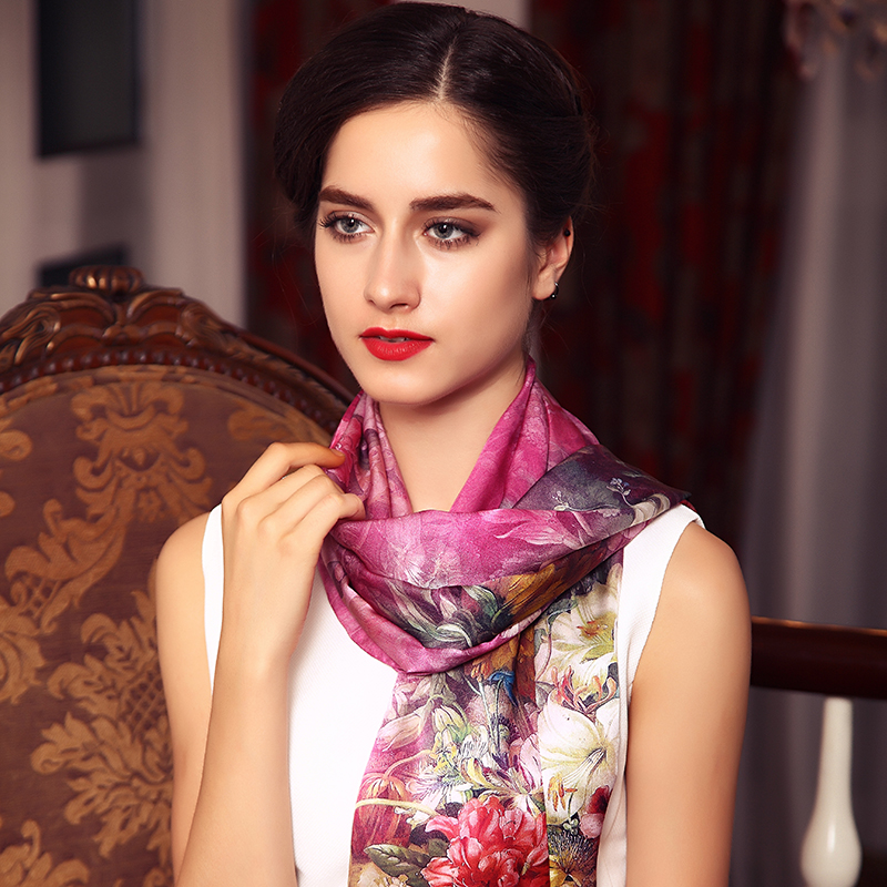 Taobao Clothing Shooting Women's Clothing Filming Exterior Mold Parquet Scarlet Silk Scarf ornaments Model shooting for product film production