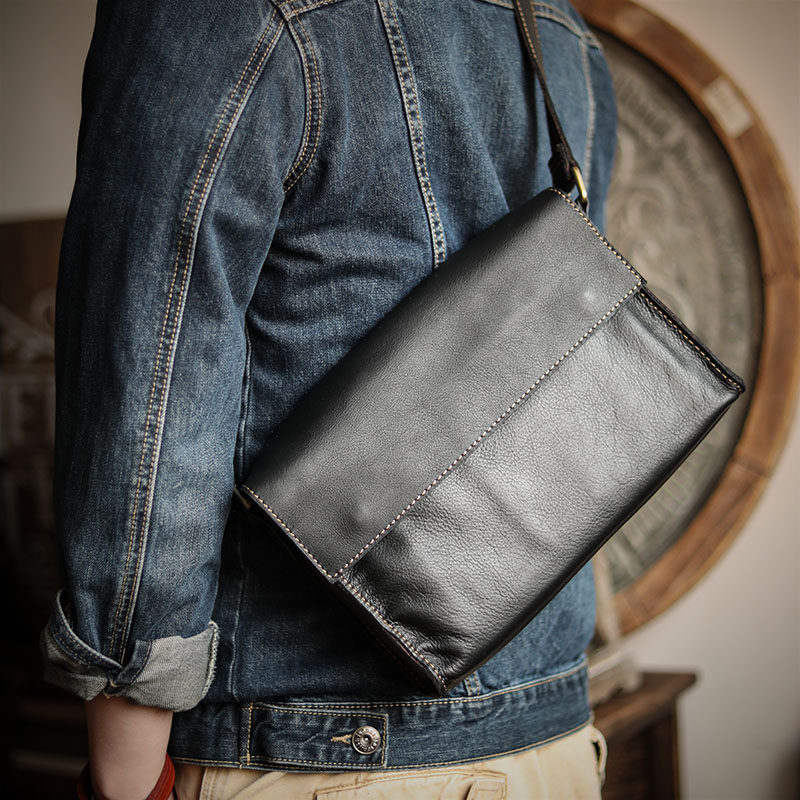 2022 New leather men bag bag bag handmade bull skin backpack simple bag mad horse bag