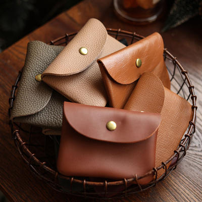 Original genuine pickup truck bag, soft cowhide key case, coin purse, men's and women's artistic retro small storage bag, buckle ID bag