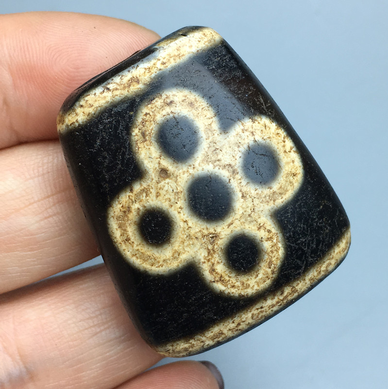 Tibet genuine goods trapezoidal Manau original stone lightning five eyes weathered old sky beads necklace pendant loose bead waist bead