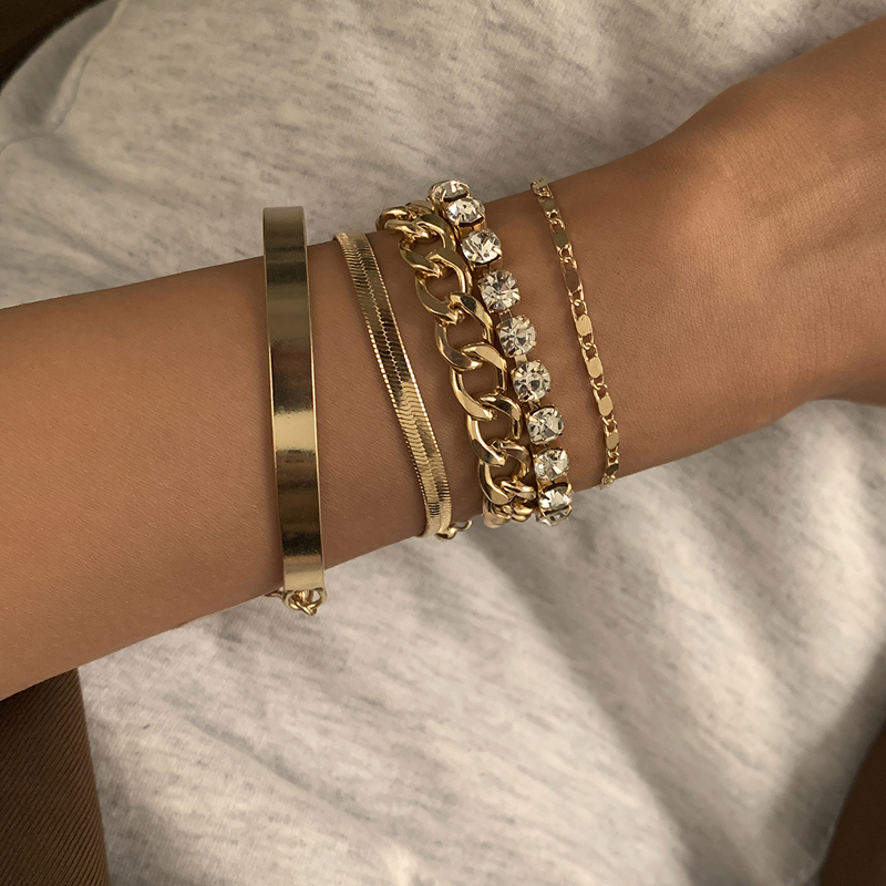 5-Piece Set of Layered Shiny Bracelets, Versatile Open-Ended European and American Style, Multi-Layered Bracelets, Simple and Fashionable Jewelry for Women