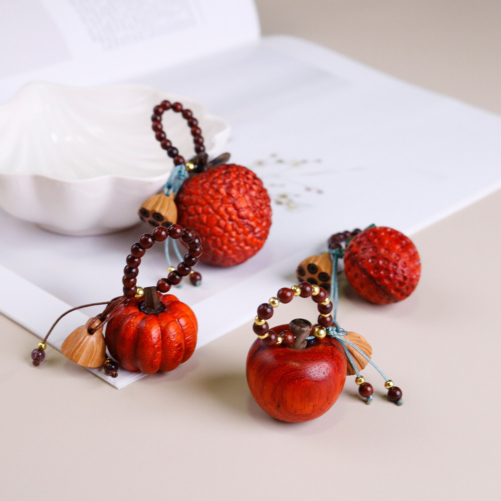 Fruit keychains, snap fasteners, eggplant, pumpkin, orange, strawberry, lychee, handmade carvings, women's phone charms