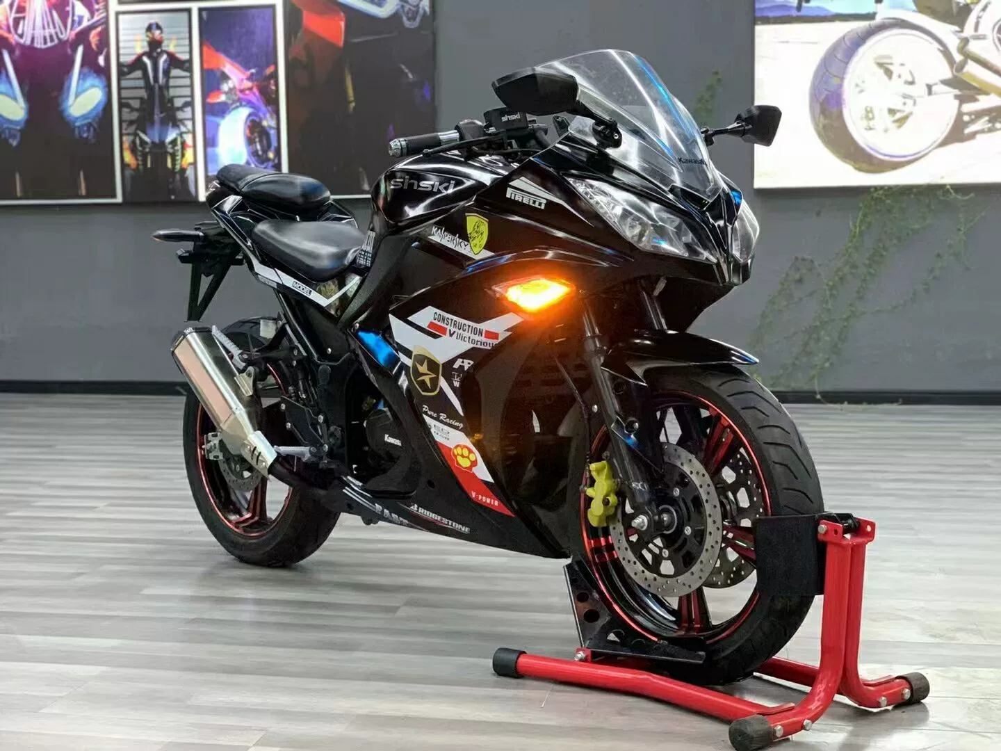 Highway Race Motorcycle Horizer Little Ninja Men's Sichuan Women's Soting Cars Fuel R3 Northern Light V6 Locked locomotive