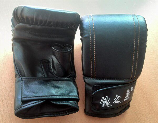 Bodybuilding Bend-Style Adult Boxer Sets Women's Training Tai Fists Fighting Loose and boxing gloves to hit sandbags