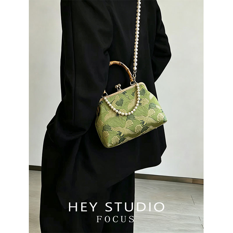 New Chinese-Style Gorgeous Crossbody Small Bag for Women, 2026 New Model, National Style Qipao Hanfu Embroidered Bamboo Handle Handbag