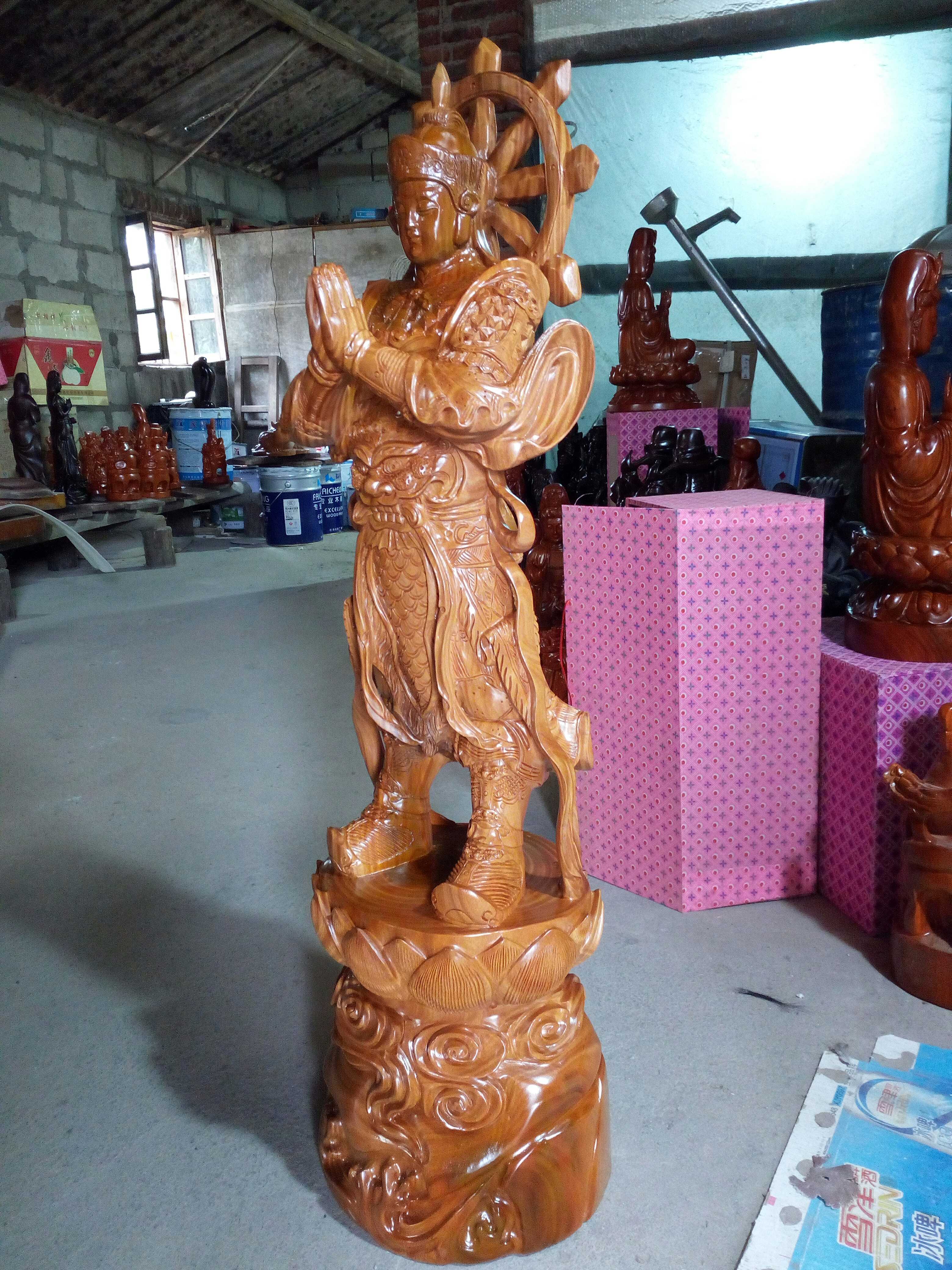 Green sandalwood Wooden Sculptures of the Buddha Statues at the Mercy Statue of the Garbha BodhisattBodhisattva SOLID WOOD Solid Wood Green Vetuo Temple