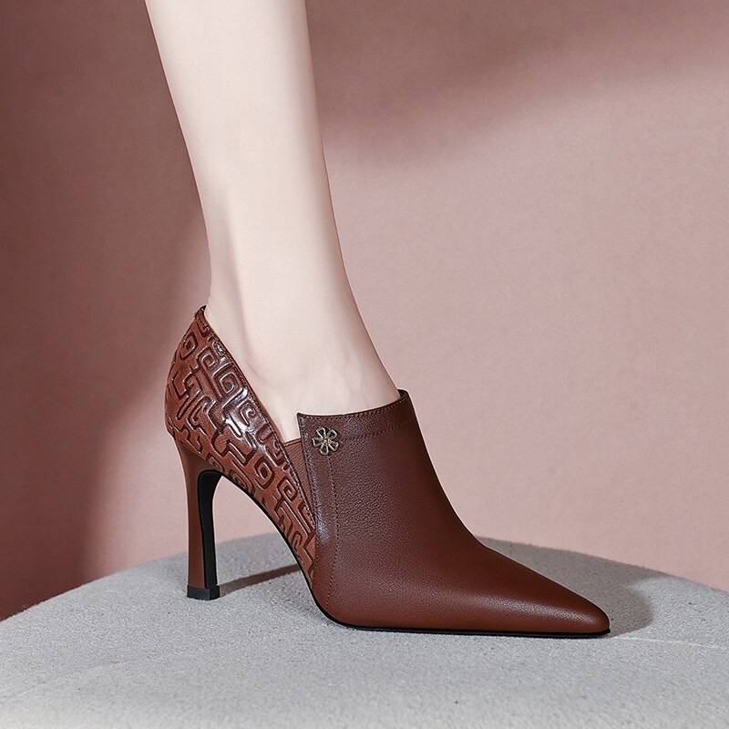 【Italy】Mariaconti ⭐ 8cm Heel Height~Simple Ankle Boots with Thin Heels and Pointed Toes for Women