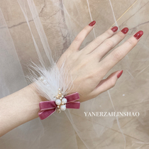 Gone with the Wind Delicate elegant fairy pearl feather bow Wedding bride Bridesmaid sisters annual Meeting Wrist flower