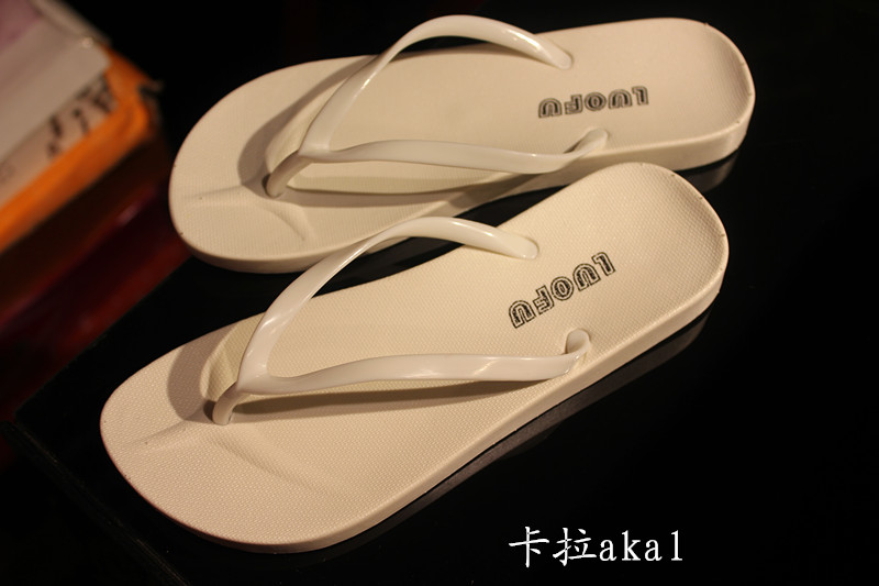 Mùa hè mới thời trang flip-flops Hàn Quốc phiên bản của dép nữ non-slip mang giày bãi biển nam giới và phụ nữ dép giản dị và dép đi trong nhà triều