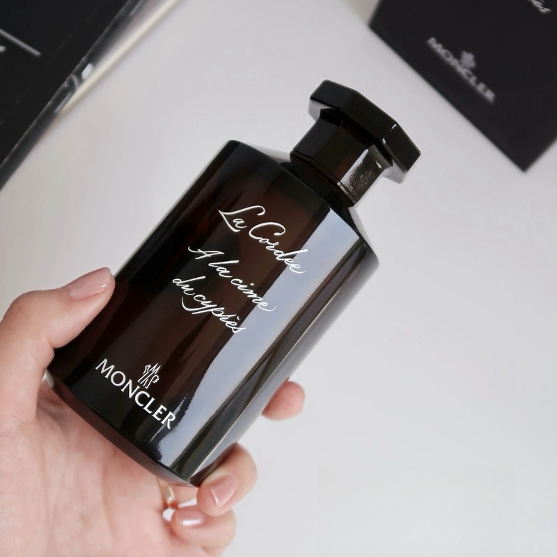 Moncler Snow Feather Iris Snow Mountain Tea Snow Reflection Symphony Dark Night Patchouli Perfume