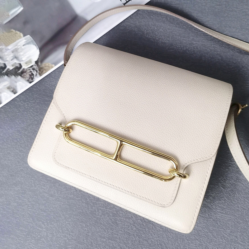 2026 New Handmade Wax Thread Pig Nose Small Square Bag Roulis 19Eve Imported Cowhide Single Compartment Flight Attendant Bag 2026 New Handmade Wax Thread Pig Nose Small Square Bag Roulis 19Eve Imported Cowhide Single Compartment Flight Attendant Bag