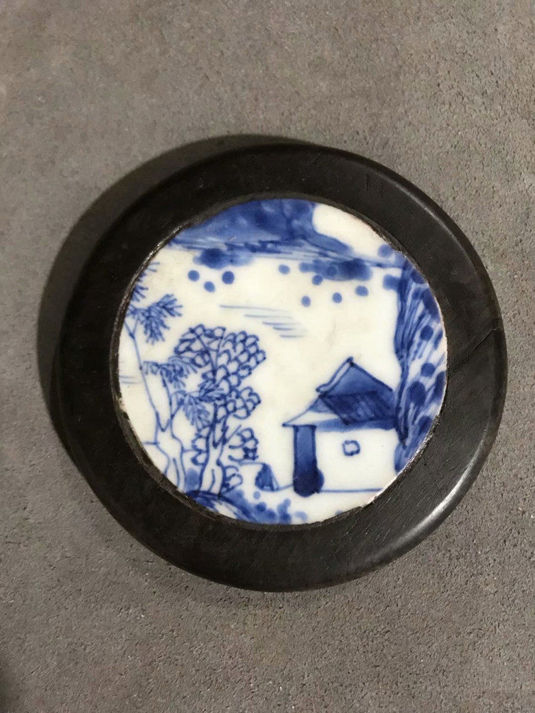 C700 Qing Mid-term Beautiful landscape and scenic landscape painting ancient porcelain sheet handlebar piece bag old and real black sandalwood wrapping