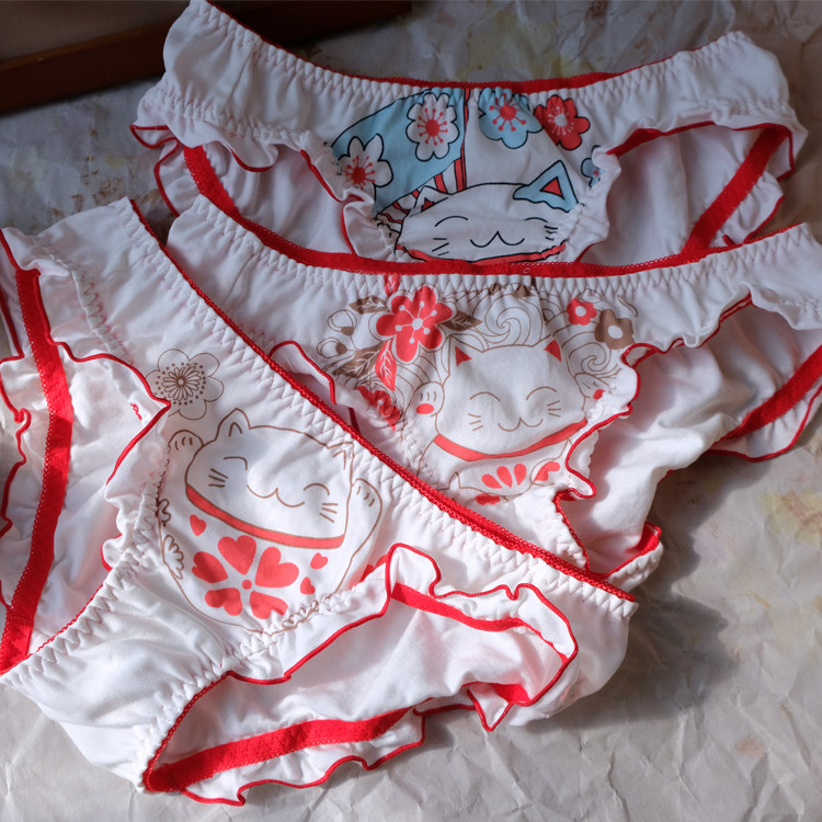 Japanese cute New Year Lucky cat low waist cotton briefs flying edge cotton section Lucky Nafu of the year of life