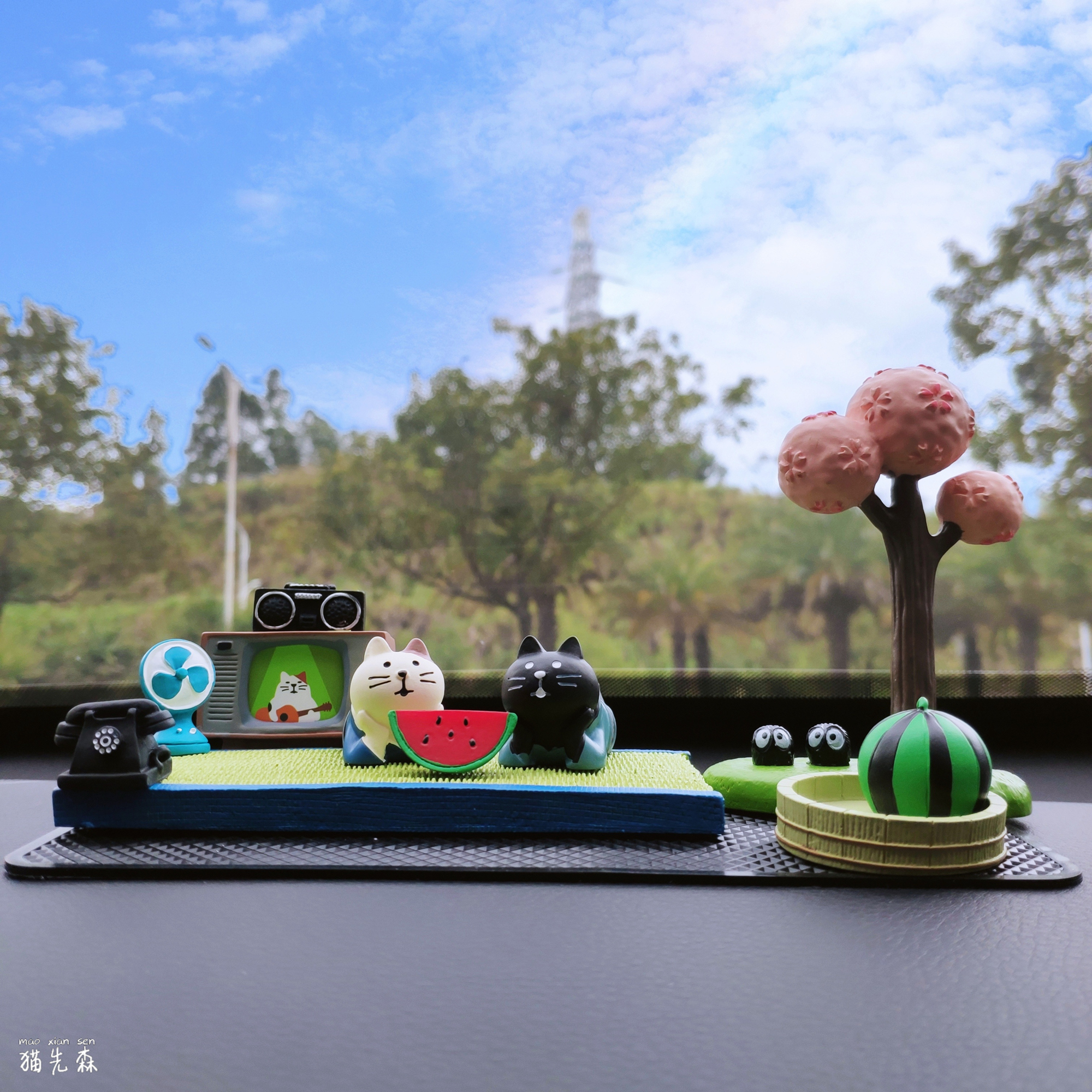 Flower cat cute car interior parts warm cure control car on board cure car personality network red creativity