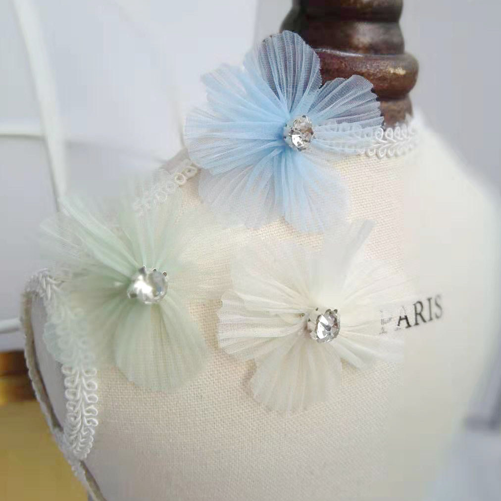 Fairy's Eugen yarn pressure pleats inlaid with solid small flowers clothes decorate handmade baby clothes Wedding Dress Ensemble Fan Applida