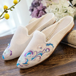 ພາກຮຽນ spring ແລະ summer ເກີບຜ້າປັກກິ່ງເກົ່າແກ່, sandals ສໍາລັບແມ່ຍິງ, ແບບຊົນເຜົ່າຈີນ satin embroidered ເກີບ mule, ເກີບແຕະບ້ານແຫຼມສໍາລັບແມ່ຍິງ