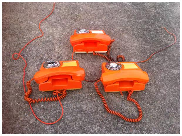 Old fashioned dial telephone old objects Old Shanghai Collection nostalgic photographic film and TV Props Bar Coffee House Decoration