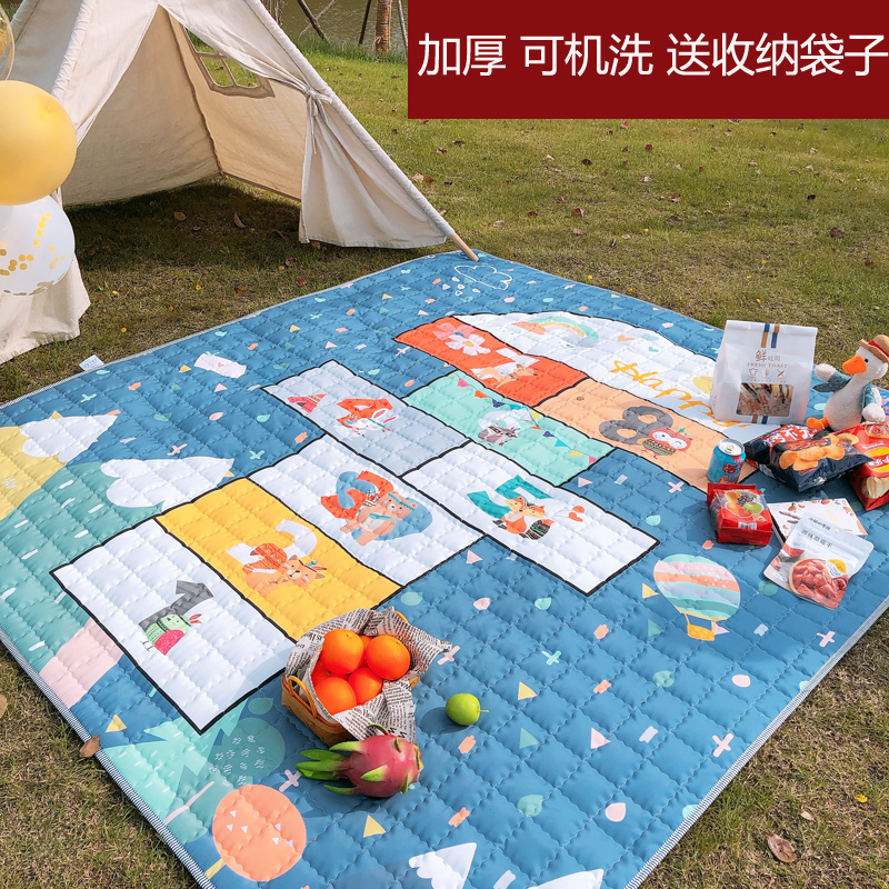 Outdoor picnic mat waterproof moisture resistant mat spring swim mat portable thickened ultra-light foldable lawn cloth picnic mat