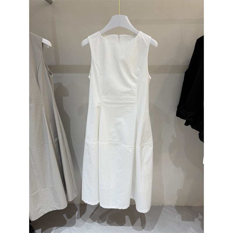 White Sleeveless Tank Dress for Women, 2026 Summer New Style, Petite Black Waist-Cinching Slimming A-Line Long Dress 885