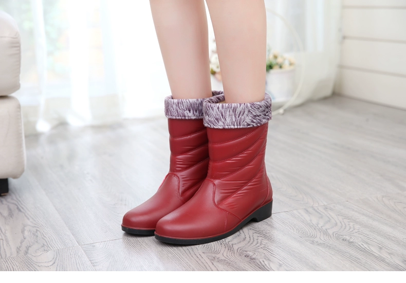 Mùa thu và mùa đông giày đi mưa của phụ nữ ống thời trang cộng với giày đi mưa nhung giày chống nước giày cao su