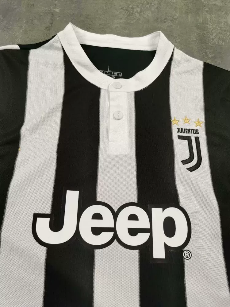 Футболка домашняя Juventus 17-18 ретро классик номер 7 Роналдо 10 Дьямбала Мандзукич короткими рукавами