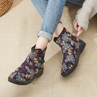 Зимние флисовые удерживающие тепло нескользящие короткие сапоги, для среднего возраста